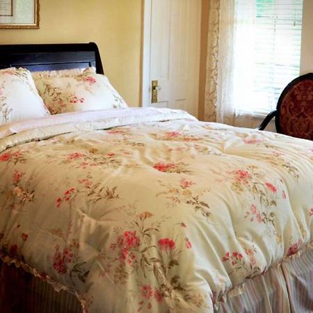 Texas Forest Country Retreat Huntington Екстериор снимка